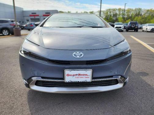 2025 Toyota Prius L