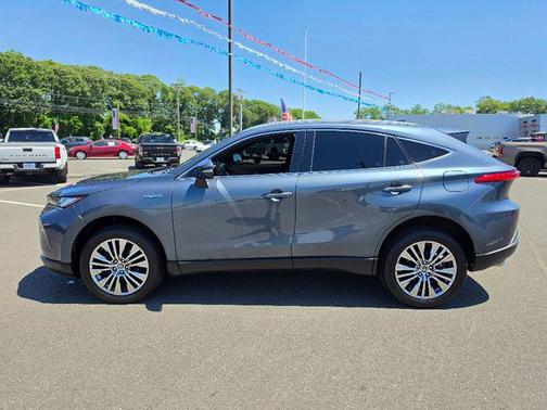 Coastal Gray Metallic 2021 Toyota Venza XLE