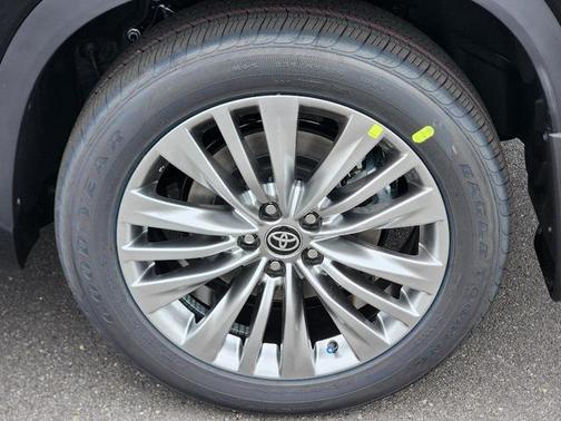 2026 Toyota Highlander Platinum