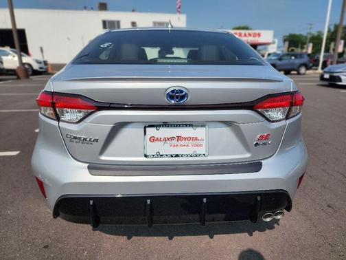 2025 Toyota Corolla Hybrid SE
