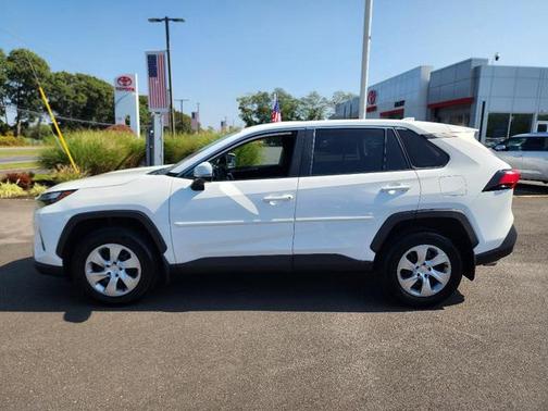 2023 Toyota RAV4 LE