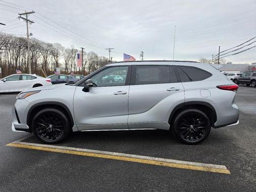 Celestial Silver Metallic 2023 Toyota Highlander XSE