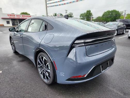 2025 Toyota Prius L