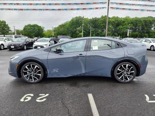 2025 Toyota Prius L