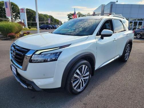 2022 Nissan Pathfinder Platinum 4WD