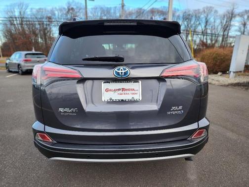 2017 Toyota RAV4 Hybrid XLE