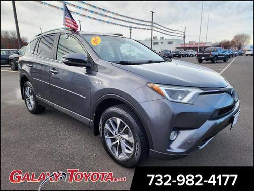 2017 Toyota RAV4 Hybrid XLE
