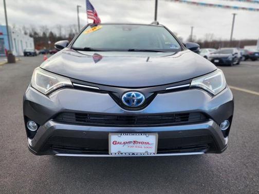 2017 Toyota RAV4 Hybrid XLE