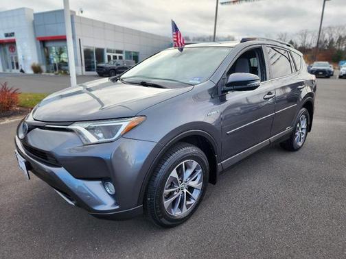 2017 Toyota RAV4 Hybrid XLE