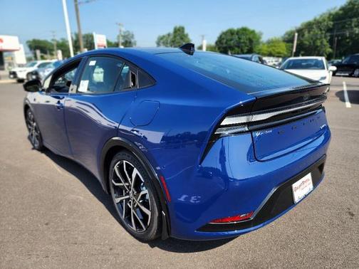 2025 Toyota Prius L