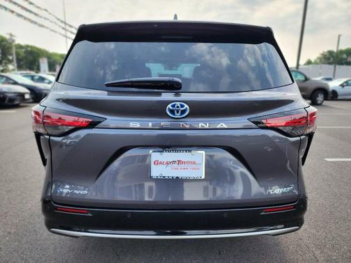 2025 Toyota Sienna Platinum 7 Passenger
