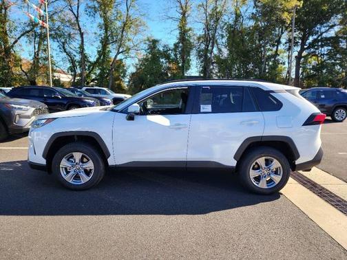 2025 Toyota RAV4 XLE