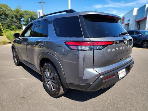 2022 Nissan Pathfinder SV 4WD