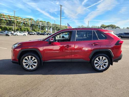 2023 Toyota RAV4 XLE Premium
