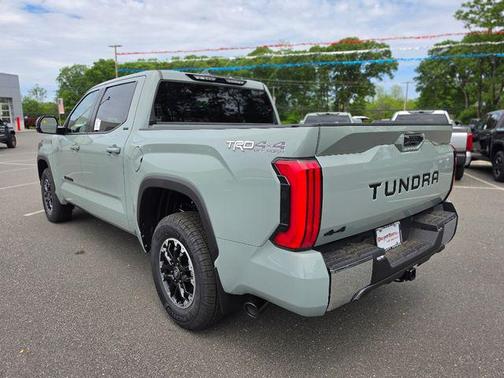 6x1/Lunarrock 2026 Toyota Tundra SR5