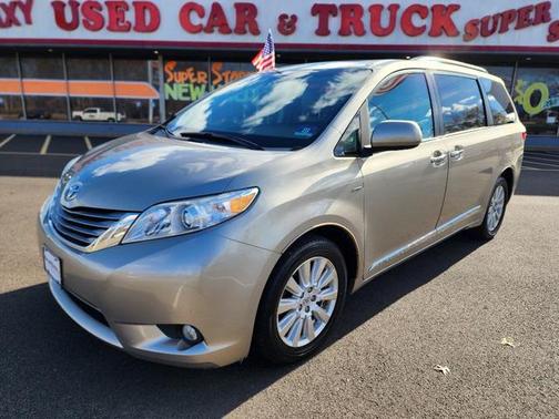 2017 Toyota Sienna XLE Premium