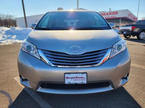 2017 Toyota Sienna XLE Premium