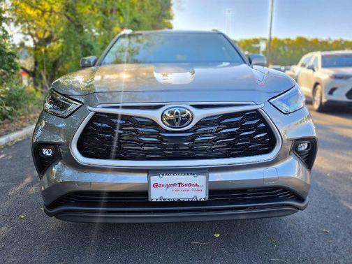 Heavy Metal 2026 Toyota Highlander Hybrid XLE