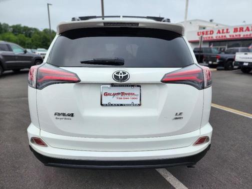 2016 Toyota RAV4 LE
