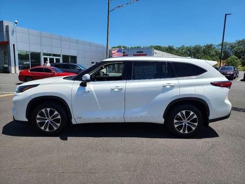2021 Toyota Highlander Hybrid XLE