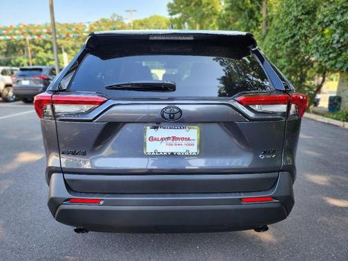 2025 Toyota RAV4 Hybrid XLE Premium