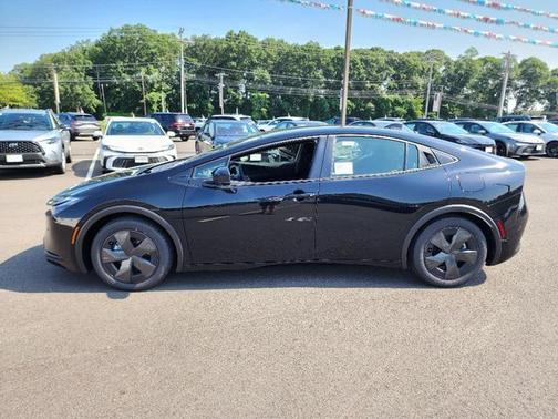2025 Toyota Prius L