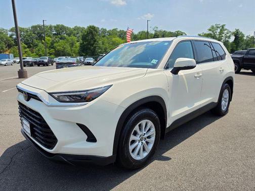 White 2024 Toyota Grand Highlander XLE