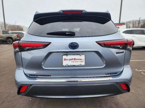 2024 Toyota Highlander Hybrid Limited