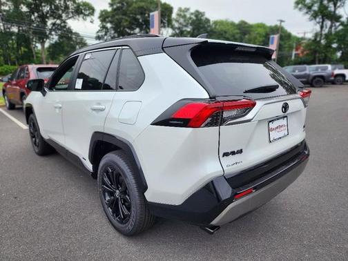 2025 Toyota RAV4 Hybrid SE