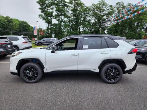 2025 Toyota RAV4 Hybrid SE