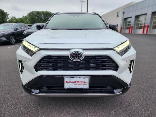 2025 Toyota RAV4 Hybrid SE