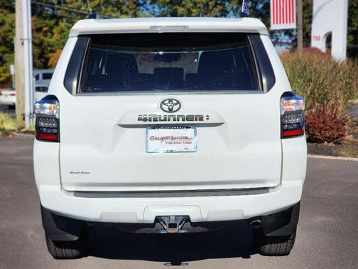 2022 Toyota 4Runner SR5