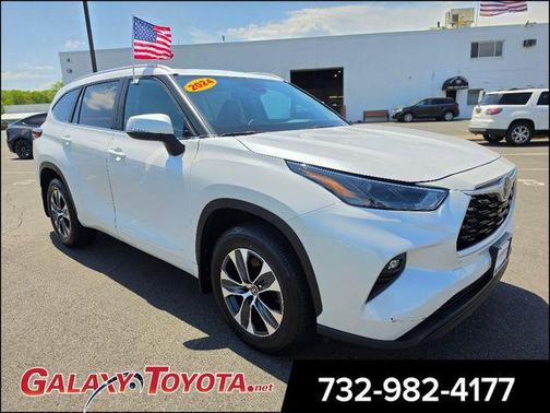 Wind Chill Pearl 2024 Toyota Highlander XLE