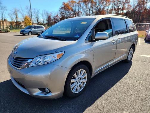 2017 Toyota Sienna XLE Premium