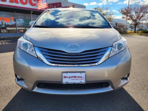 2017 Toyota Sienna XLE Premium