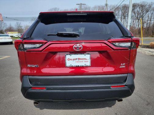 2019 Toyota RAV4 LE