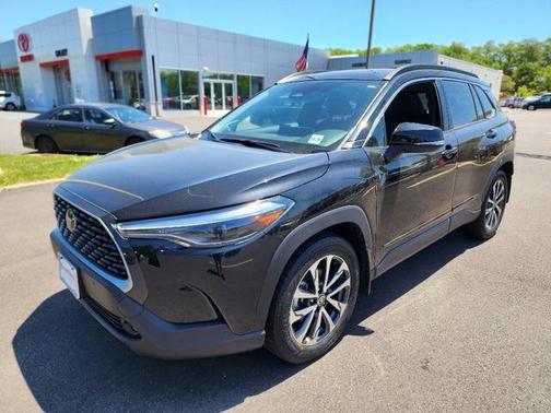 2023 Toyota Corolla Cross XLE