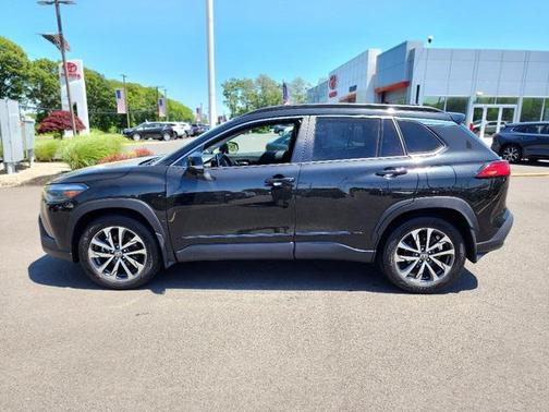 2023 Toyota Corolla Cross XLE