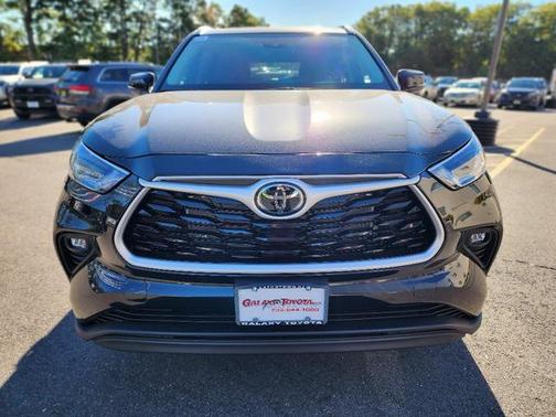 2025 Toyota Highlander XLE