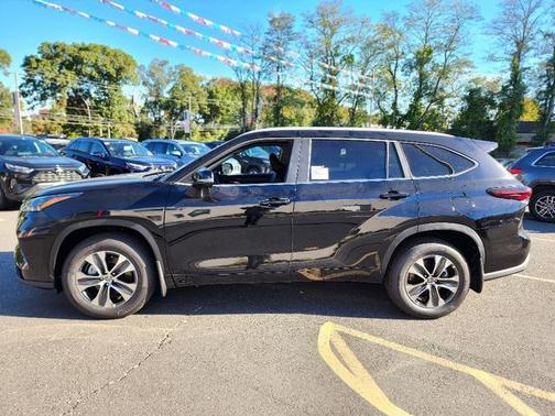 2025 Toyota Highlander XLE