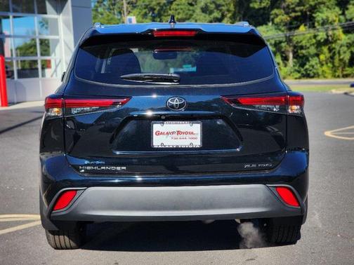 2025 Toyota Highlander XLE