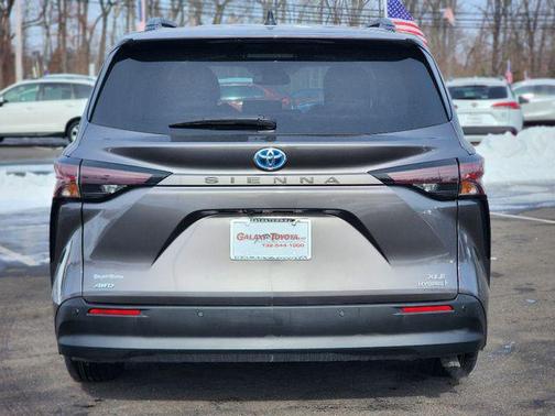 2023 Toyota Sienna XLE