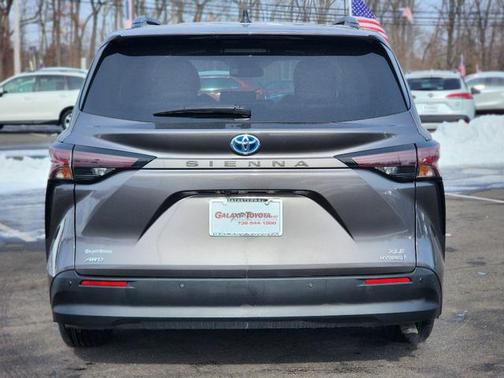 2023 Toyota Sienna XLE