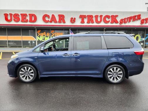 2018 Toyota Sienna Limited Premium