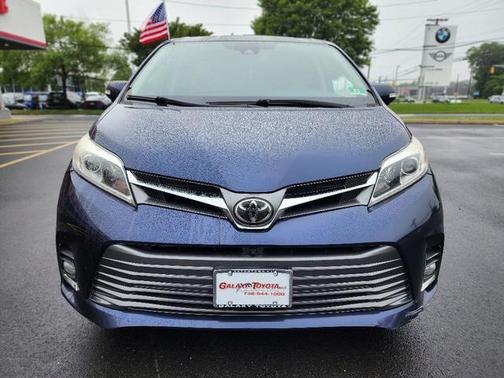 2018 Toyota Sienna Limited Premium
