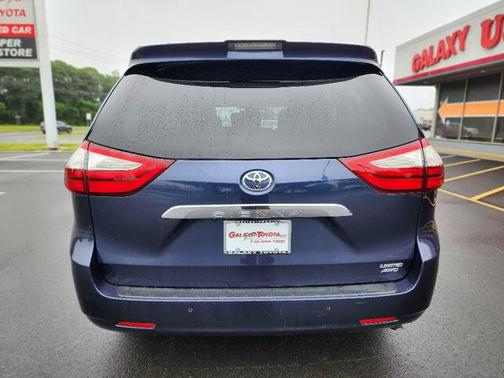 2018 Toyota Sienna Limited Premium