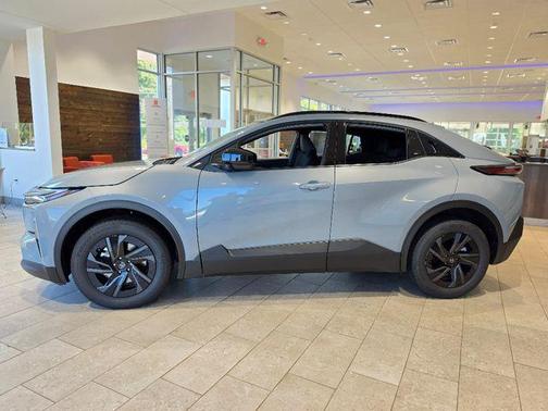 Cement 2026 Toyota C-HR SE