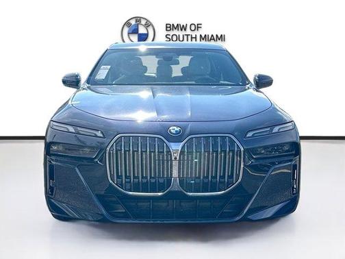 2026 BMW 750e xDrive