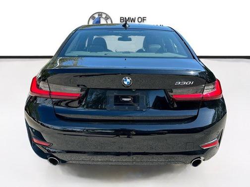 2022 BMW 330 i
