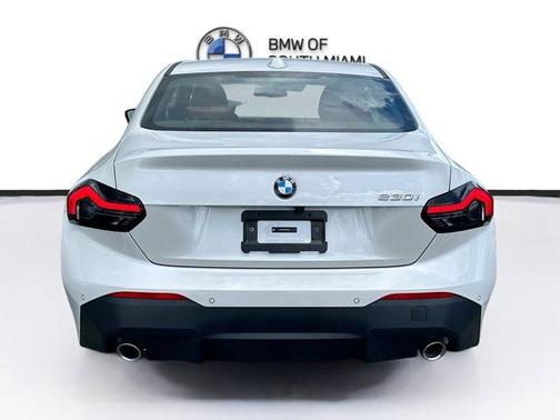 2025 BMW 230 i